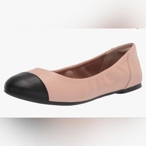 Ballerina flats cap toe